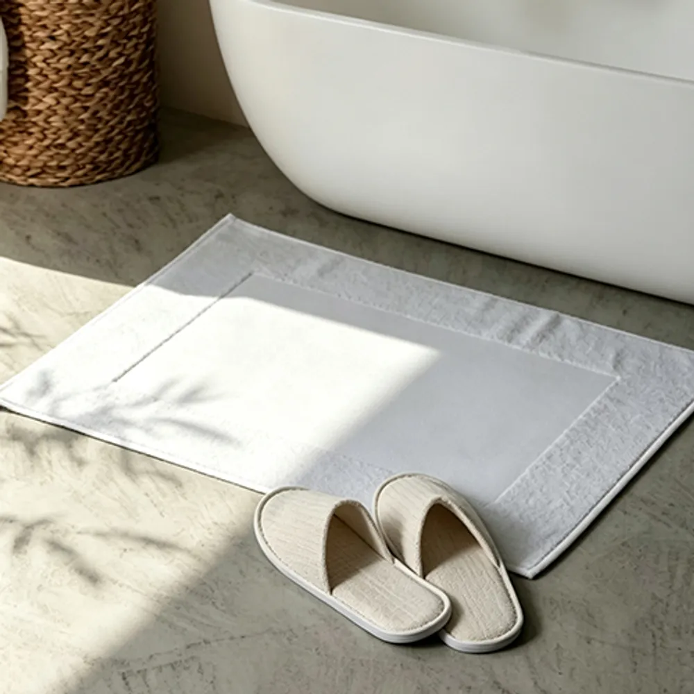 21S/2 & 32S/2 Satin Border Plain-Weave Bath Mat — Image 3