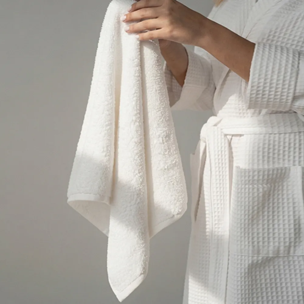 21S/2 & 32S/2 Satin Border Plain-Weave Face Towel — Image 2